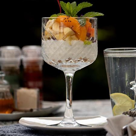 Honeysuckle Clarens Otel Dış mekan fotoğraf