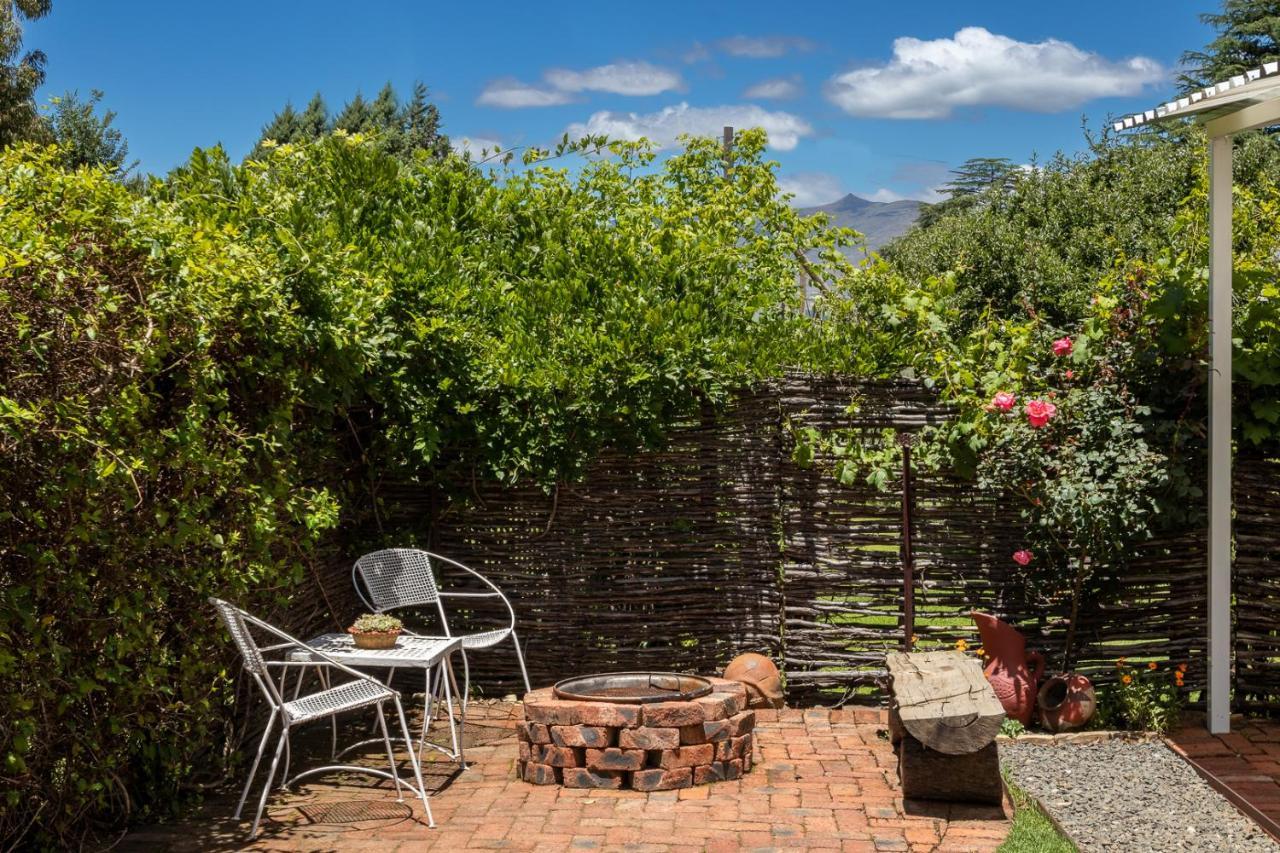 Honeysuckle Clarens Otel Dış mekan fotoğraf