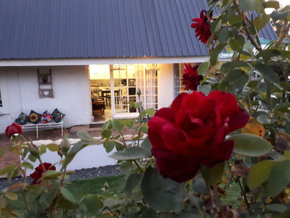 Honeysuckle Clarens Otel Dış mekan fotoğraf