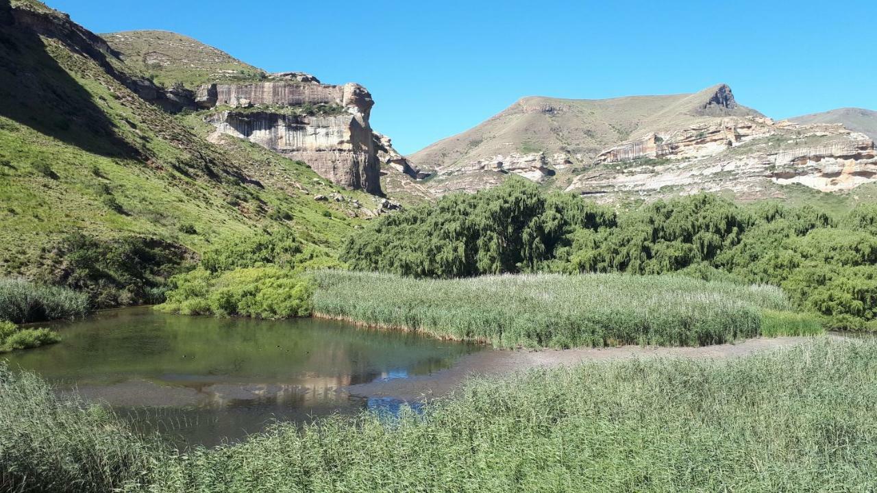 Honeysuckle Clarens Otel Dış mekan fotoğraf